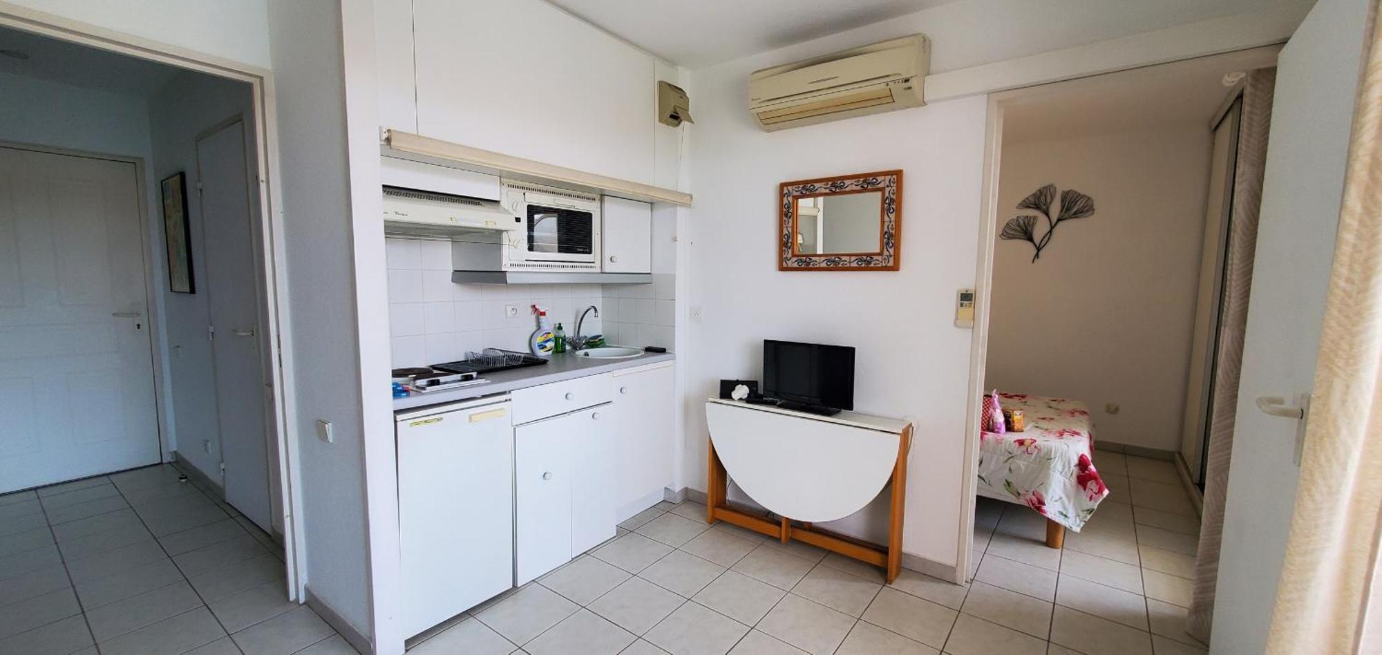Port Frejus, 100 M Des Plages, Le Cesaree, T2 30m2 Appartement